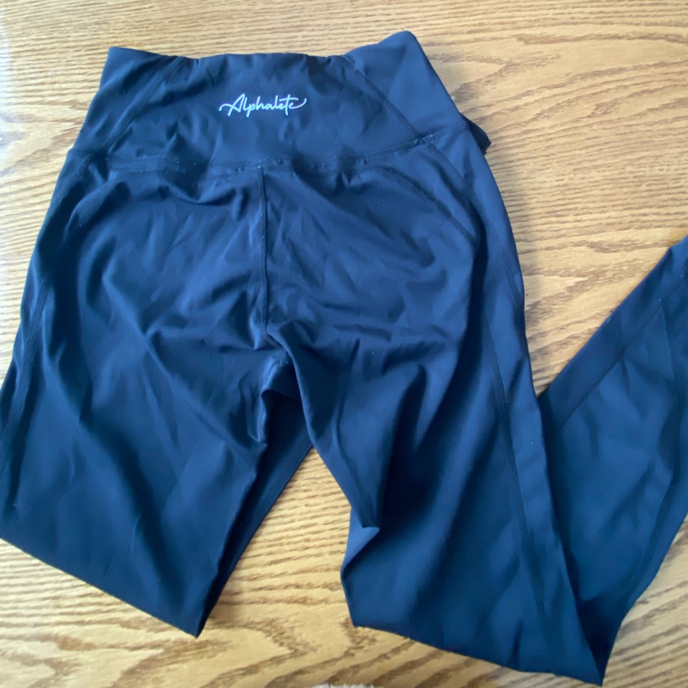 Alphalete Pulse Surge black leggings